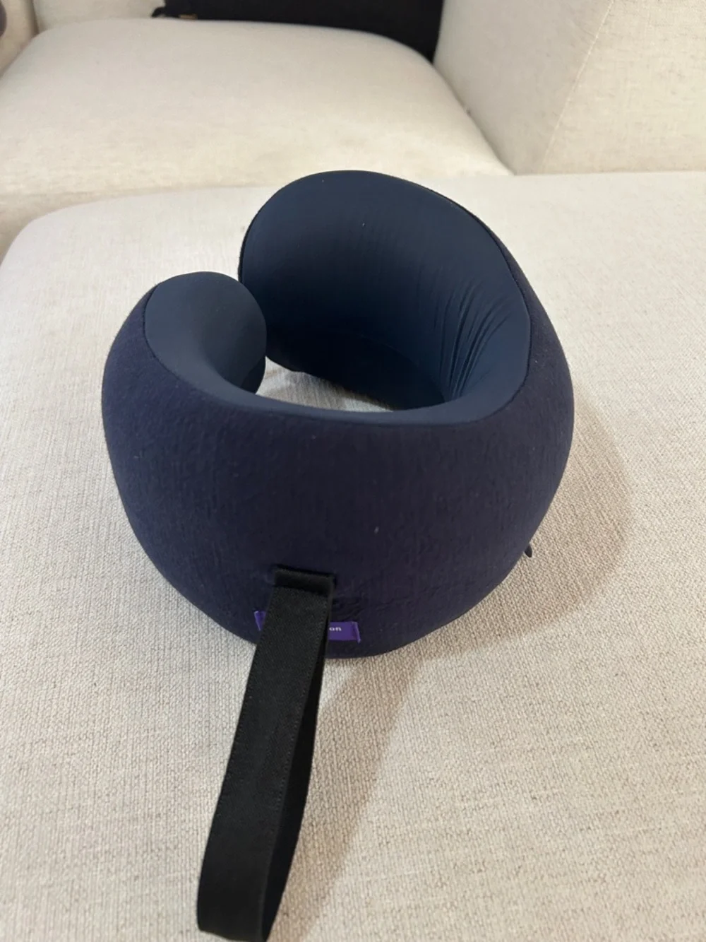 Cushion Lab Travel Pillow Award-Patented Ergonomic Design Navy Medium, NWT